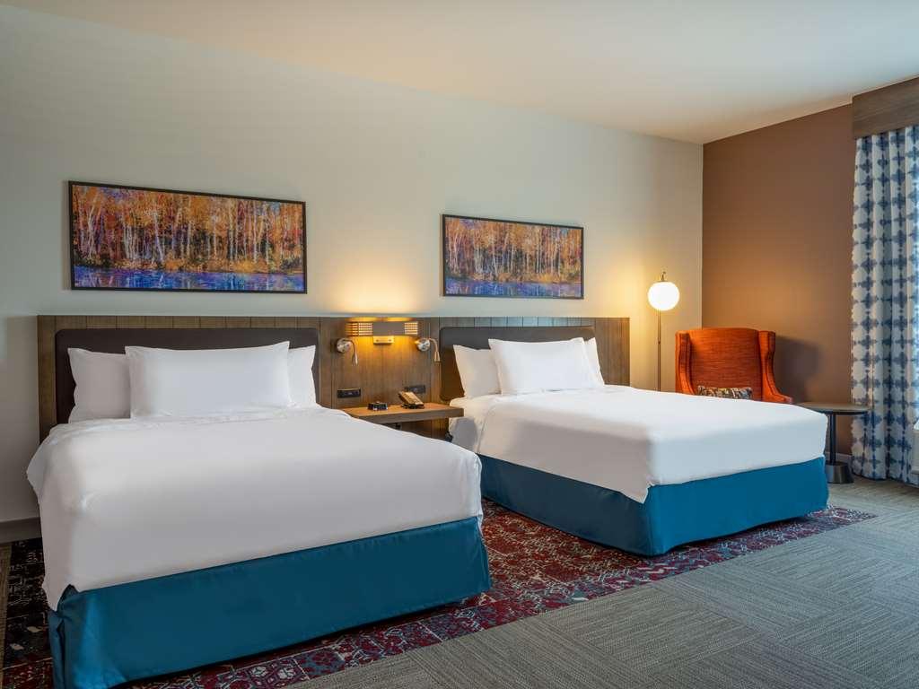 Hilton Garden Inn Jeffersonville Louisville North Room photo